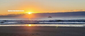 Beach nearby - "Gay Dayz"4 bed/3.5bath w/pool/beach access (North Topsail Beach)