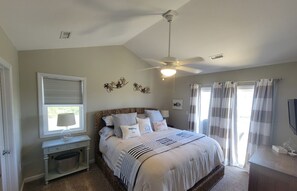 4 soverom, strykejern/-brett, reiseseng for barn og wi-fi (inkludert)