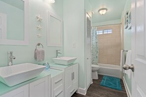 House (3 Bedrooms) | Miscellaneous - Casa de Rockport by Miss Kitty’s (Rockport)