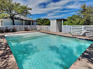 House (2 Bedrooms) | Property amenity - Casita de la Playa by Miss Kitty’s (Rockport)