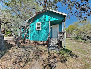 House (2 Bedrooms) | Property amenity - Casita de la Playa by Miss Kitty’s (Rockport)