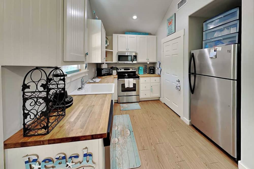 Casita de la Playa by Miss Kitty’s - Rockport, TX