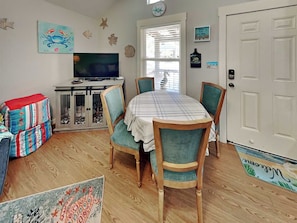 House (2 Bedrooms) | Property amenity - Casita de la Playa by Miss Kitty’s (Rockport)