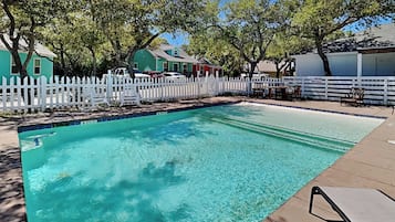 House (2 Bedrooms) | Property amenity