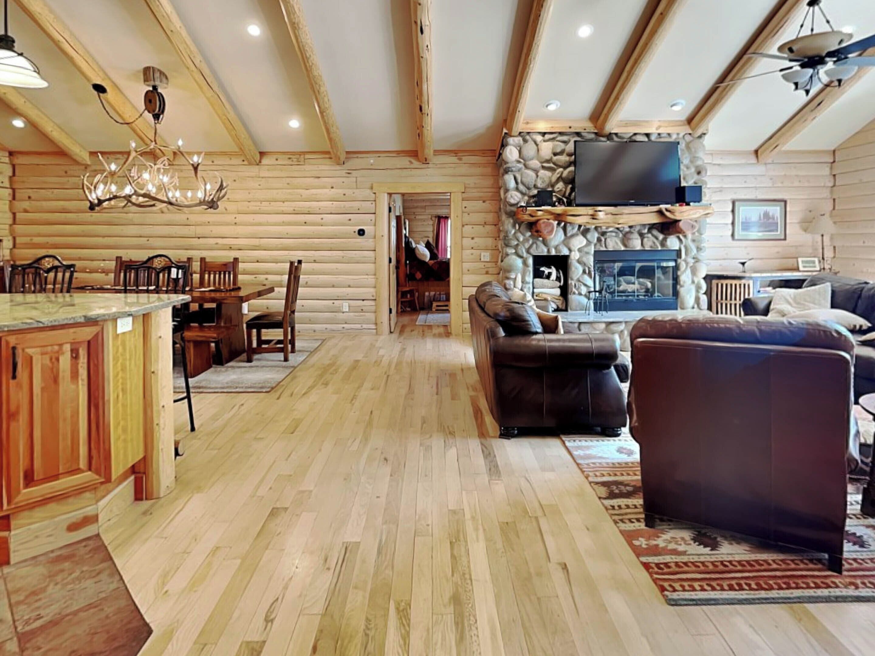 Condo, Multiple Beds, Fireplace (Double Eagle - No Pets) | Living area | 42-inch flat-screen TV with digital channels