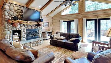 House, Multiple Beds, Patio (Double Eagle Manor - No Pets) | Living area | 42-inch flat-screen TV with digital channels