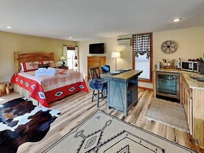 4 habitaciones, decoración personalizada y muebles diferentes 