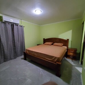 3 bedrooms, free WiFi, bed sheets - Enjoy Casa Tropical which offers a quiet and safe home to relax in! (Buenavista Samara)