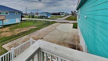 House (3 Bedrooms) | Property amenity