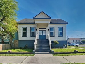 House (3 Bedrooms) | Front of property