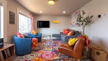 Smart TV, table tennis, books, music library