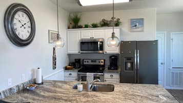 Estudio (2 Bedrooms) | Servicio de la propiedad