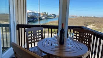 Studio (2 Bedrooms) | Front of property