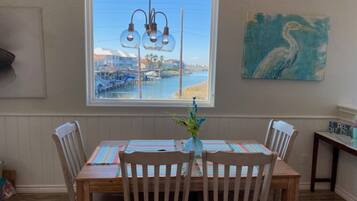 Studio (2 Bedrooms) | Property amenity