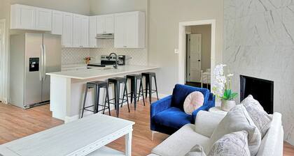 Grandscapes! Centrally located near The Colony Shoreline, No Chores