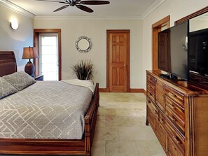 Condo (4 Bedrooms) | Property amenity