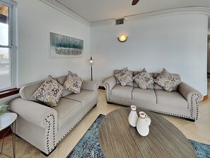 Condo (4 Bedrooms) | Property amenity