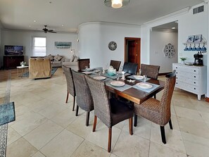 Condo (4 Bedrooms) | Property amenity - Sunset On The Seawall #1 by Ryson Vacation Rentals (Galveston)