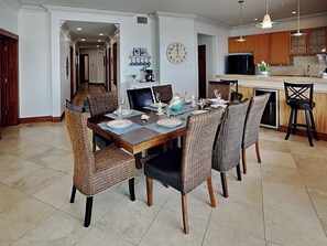 Condo (4 Bedrooms) | Property amenity - Sunset On The Seawall #1 by Ryson Vacation Rentals (Galveston)