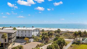 Condo (2 Bedrooms) | Property amenity