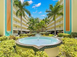 Condo (2 Bedrooms) | Property amenity - Sunset Vistas 504S by Distinctive Beach Rentals (Treasure Island)