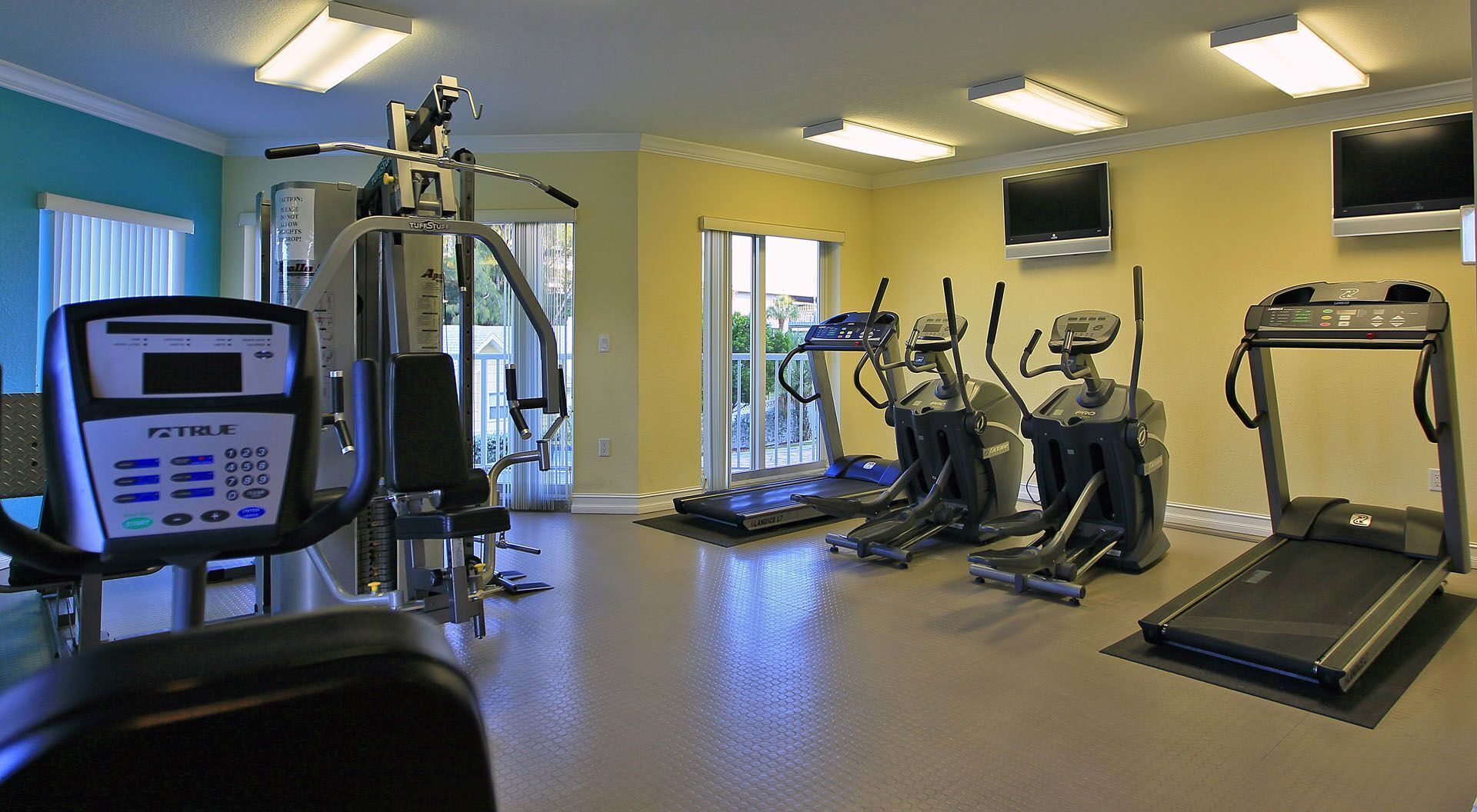 Condo (2 Bedrooms) | Property amenity