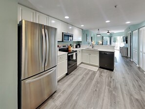 Condo (2 Bedrooms) | Property amenity - Sunset Vistas 504S by Distinctive Beach Rentals (Treasure Island)