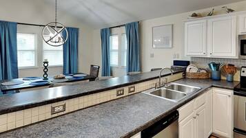 House (3 Bedrooms) | Property amenity