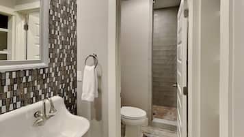 House (4 Bedrooms) | Miscellaneous