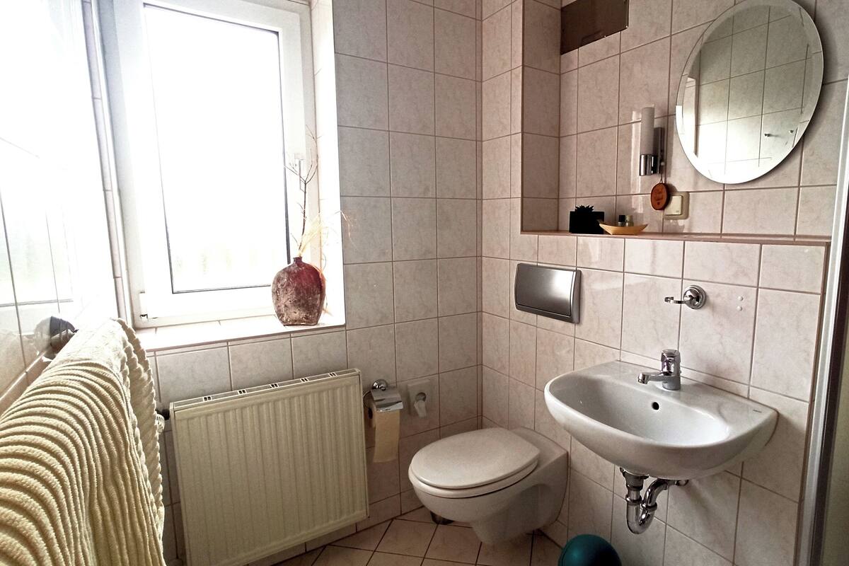Basic Single Room | Cadar katil