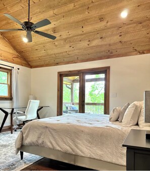 4 bedrooms, desk, iron/ironing board, free WiFi