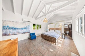 5 bedrooms, iron/ironing board, WiFi, bed sheets