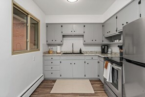 Fridge, microwave, oven, coffee/tea maker