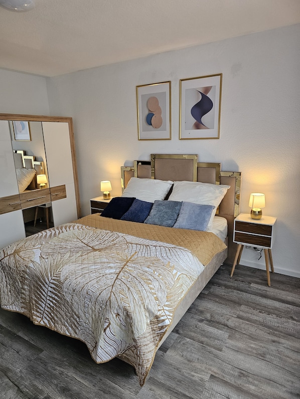 2 bedrooms, iron/ironing board, WiFi, bed sheets