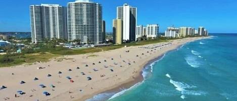 Luksusleilighet, 2 soverom, tilgjengelighetstilpasset, tekjøkken | 2 soverom, wi-fi (inkludert) og sengetøy