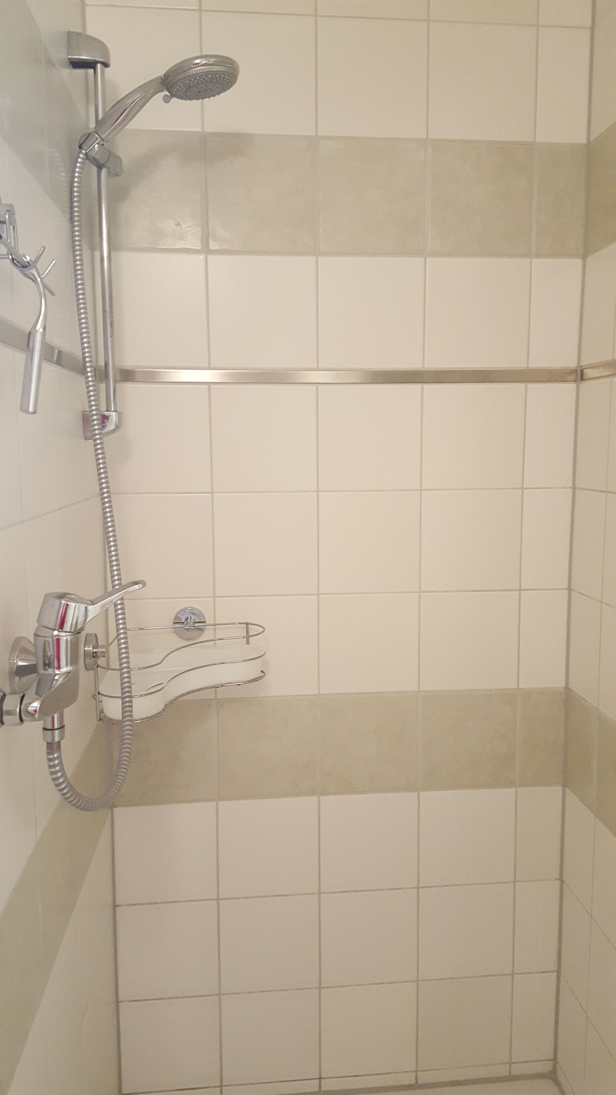 Haartrockner, Toilettenpapier