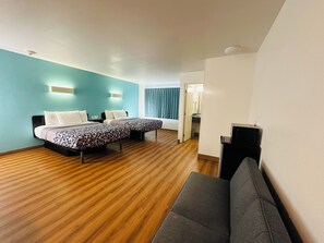 Deluxe Double Room | 1 bedroom, free WiFi, bed sheets - Beachside Inn (Crescent City)