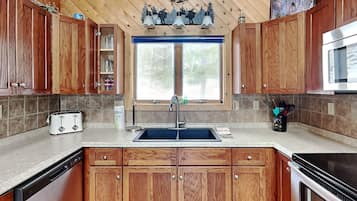 House (5 Bedrooms) | Property amenity