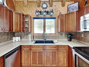 House (5 Bedrooms) | Property amenity