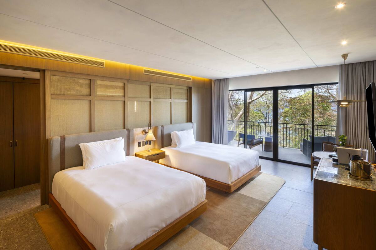 Premium bedding, down duvets, minibar, in-room safe