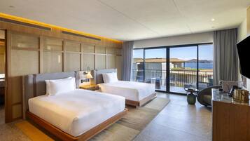 Ropa de cama de alta calidad, cubrecamas y minibar