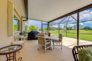 Outdoor dining - Sunny Port St Lucie Home: Lanai & Golf Course View (Port St. Lucie)