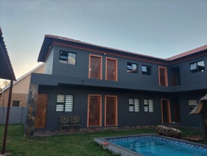 Exterior - Good and Proper GuestLodge (Vereeniging)