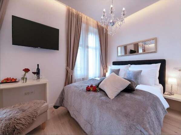 1 bedroom, iron/ironing board, Internet - Via Porto Rooms - Deluxe Double Room with Balcony and Sea View (Split)