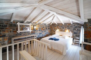 2 chambres, coffres-forts dans les chambres, fer et planche Ă repasser
