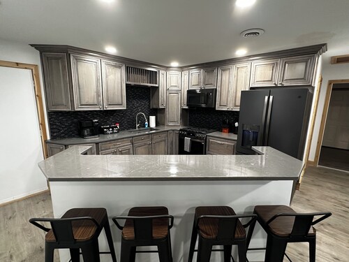 Escape to Waynoka: Your Ultimate 4-Bedroom Retreat Near Little Sahara State Park