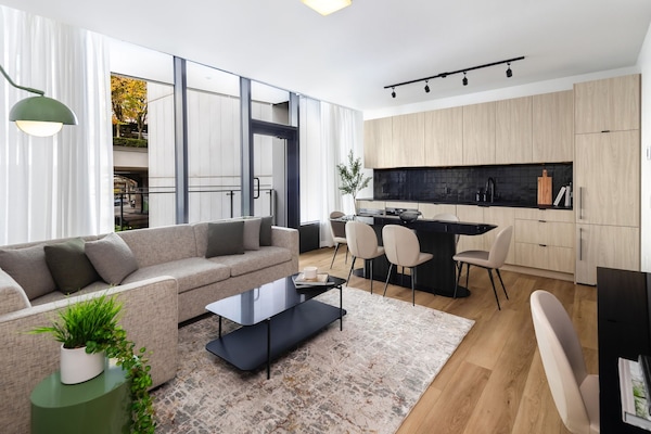 1 bedroom, premium bedding, pillow-top beds, blackout curtains
