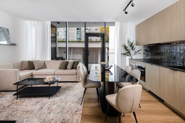 Family Apartment | Premium bedding, pillowtop beds, blackout drapes, soundproofing