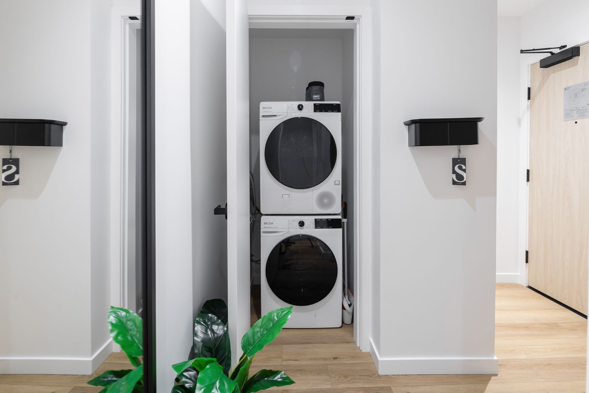 Photo - Smithe House