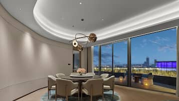 Ambassador Suite, 1 King Bedroom | In-room dining